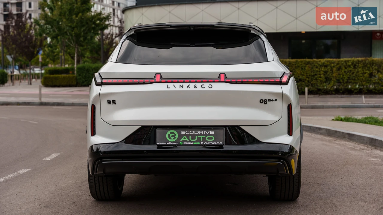 Lynk&Co-17