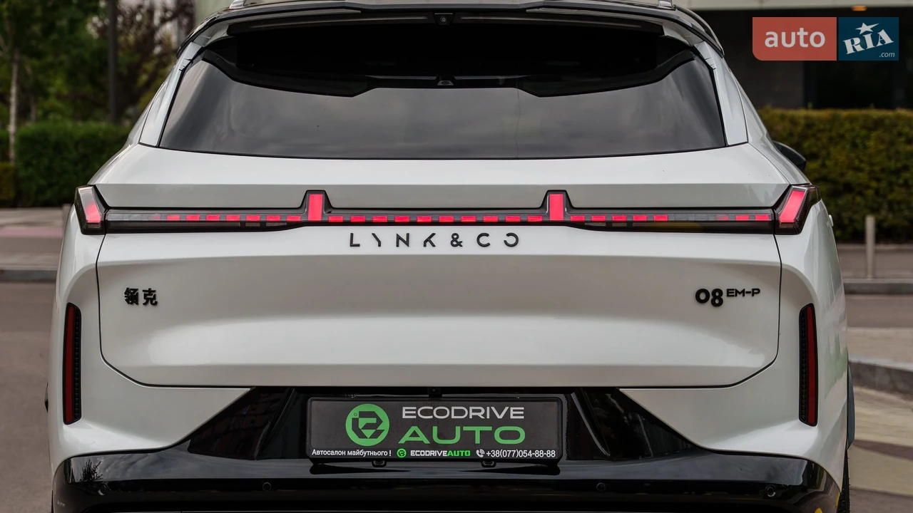 Lynk&Co-16