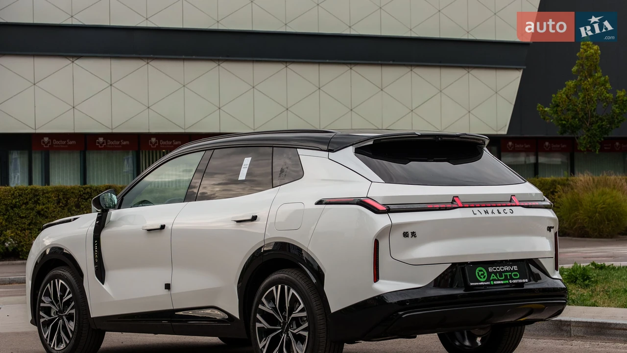 Lynk&Co-26