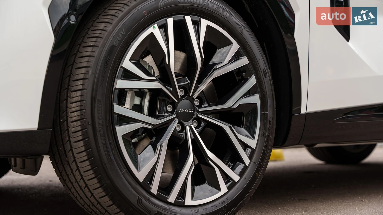 Lynk&Co-12