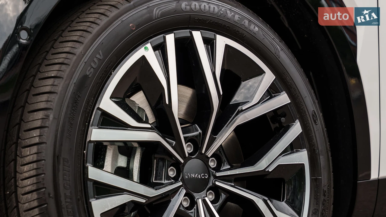 Lynk&Co-11