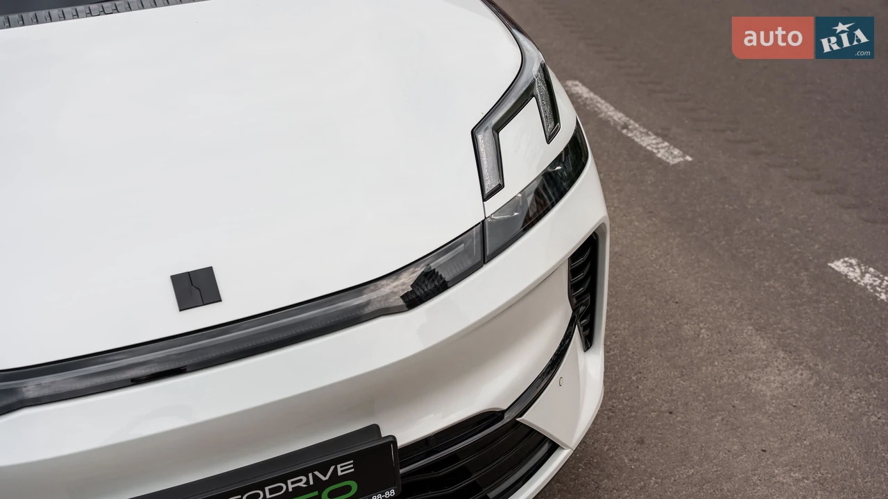 Lynk&Co-10