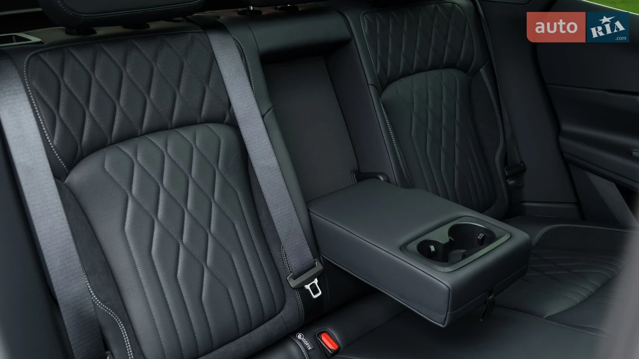 Lynk&Co-35