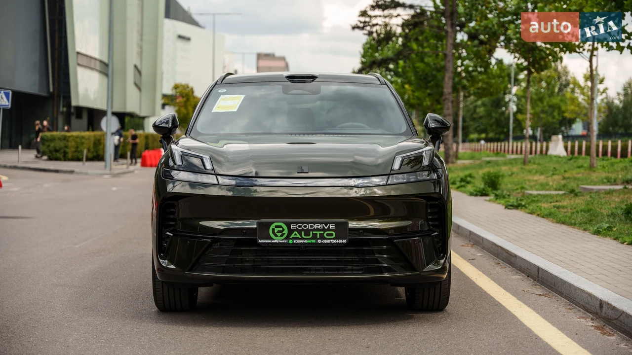 Lynk&Co-24