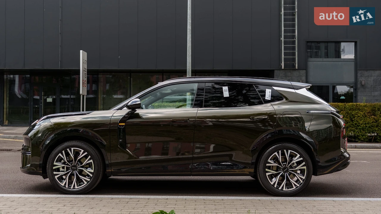 Lynk&Co-21