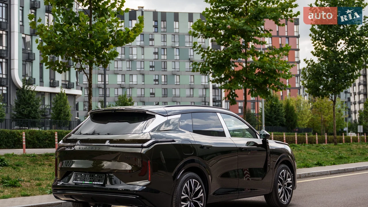 Lynk&Co-16