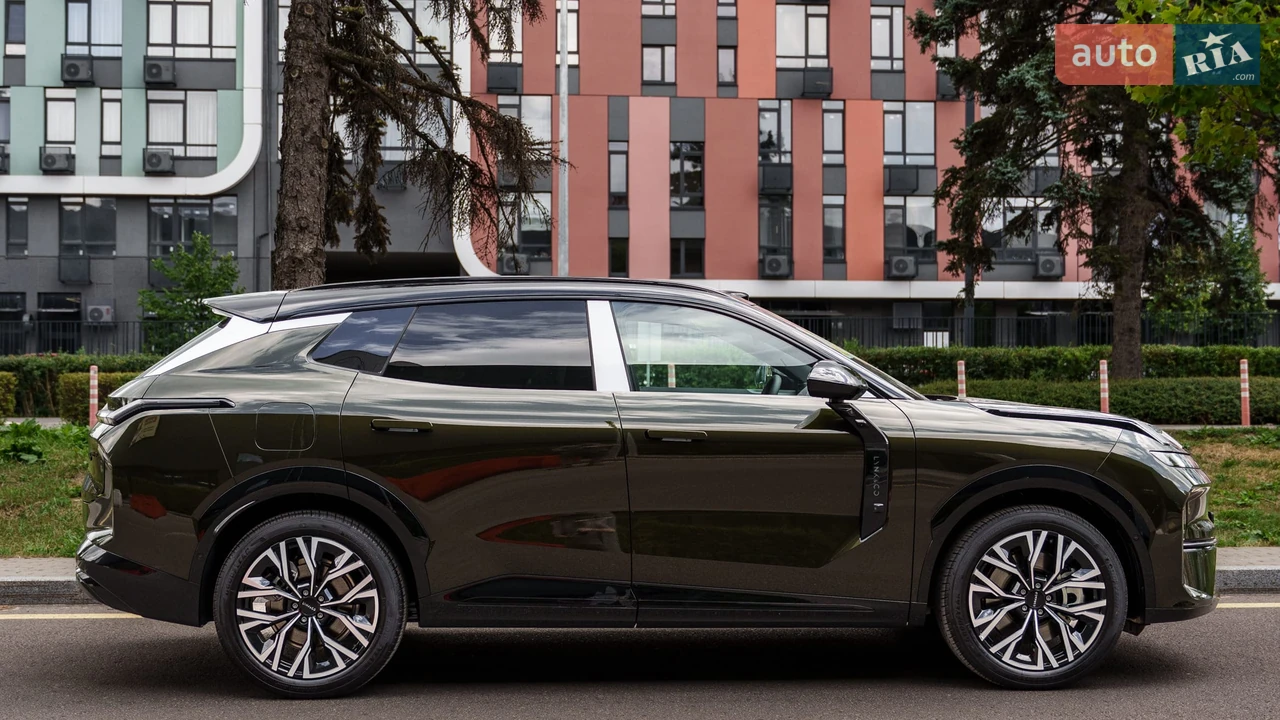 Lynk&Co-13