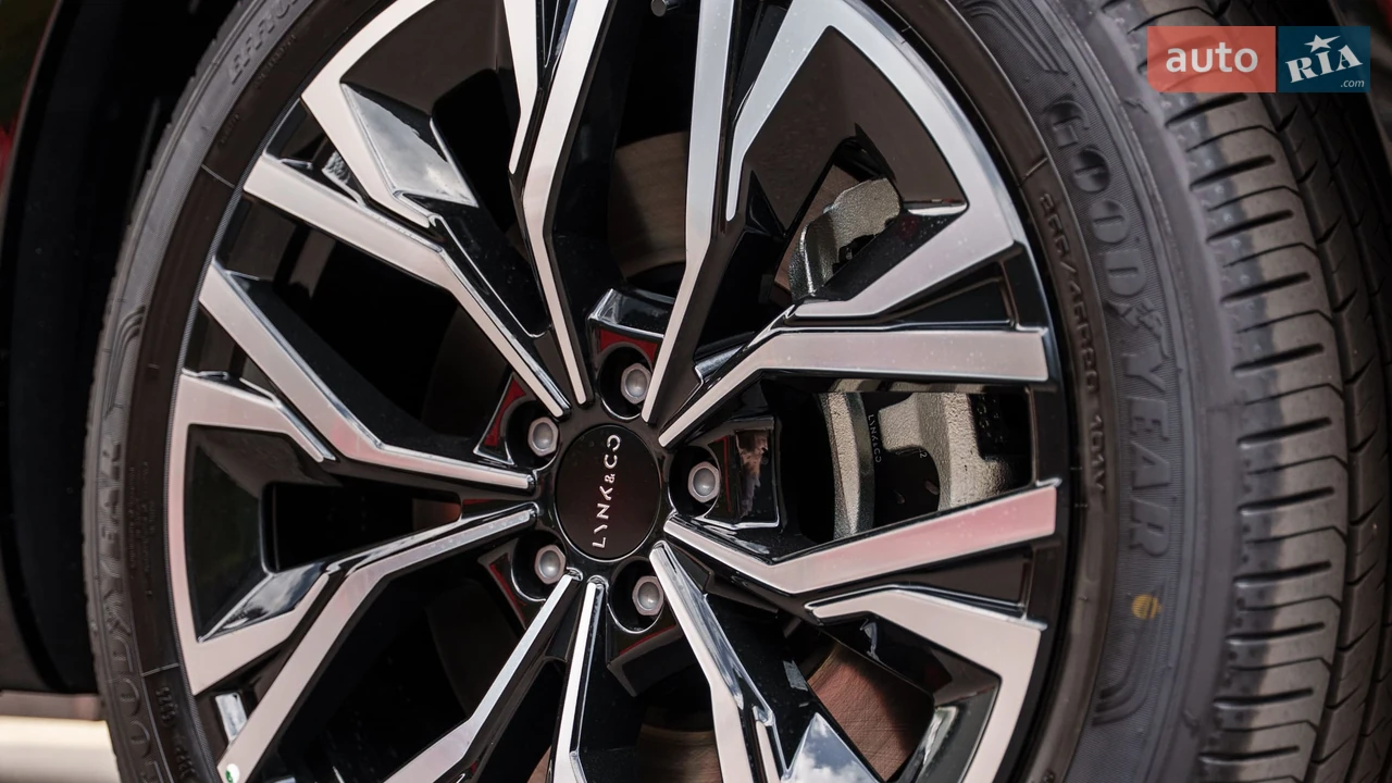 Lynk&Co-12