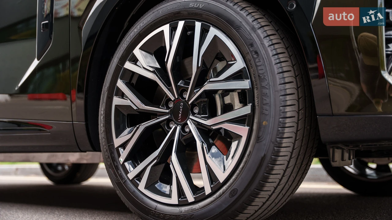 Lynk&Co-11