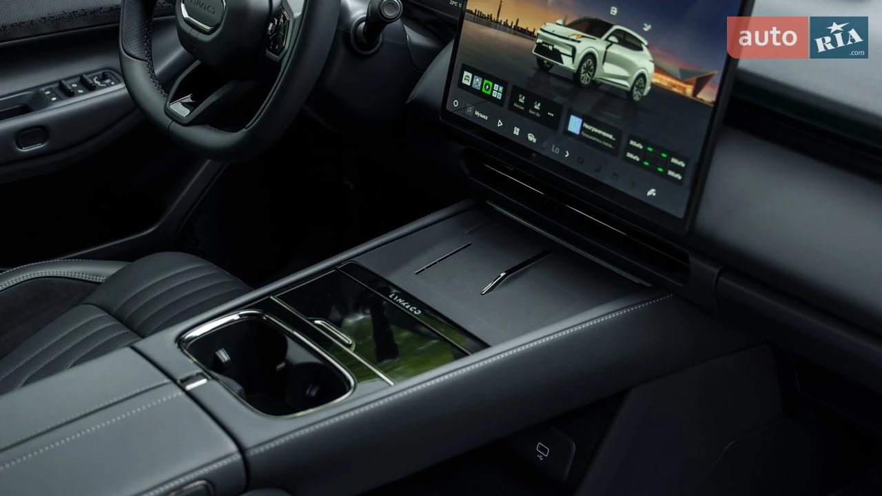 Lynk&Co-48