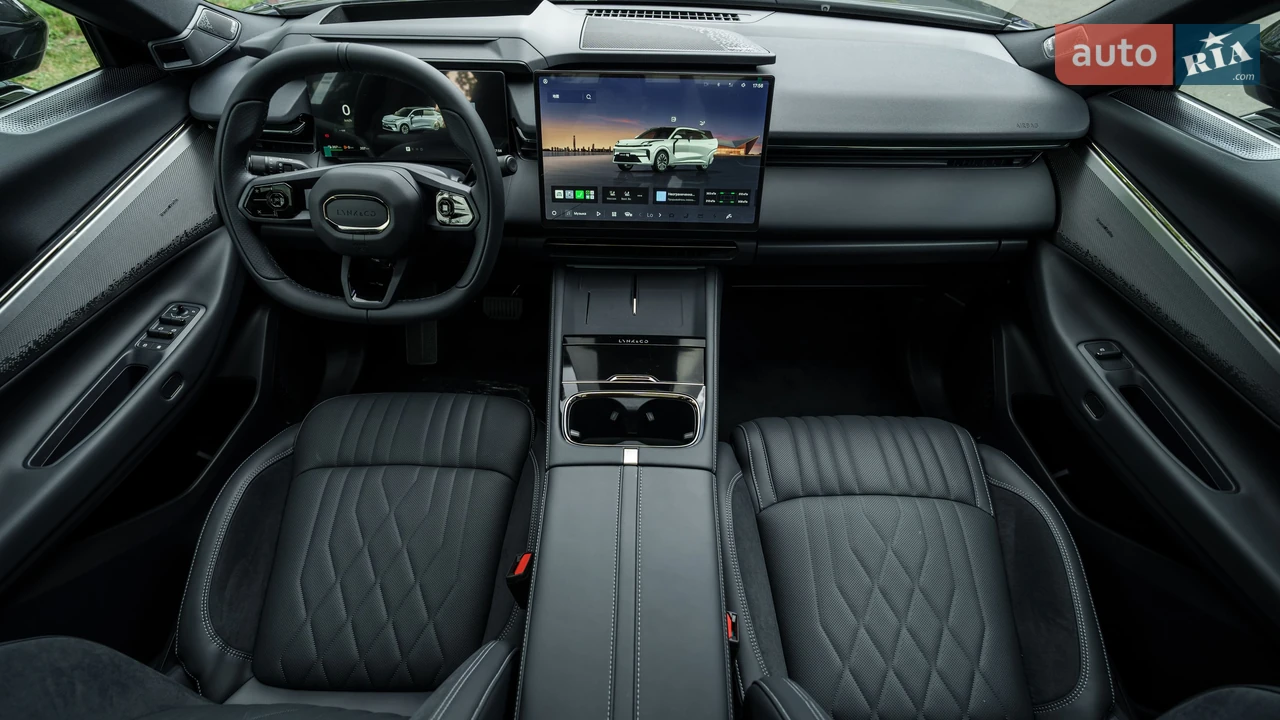 Lynk&Co-27
