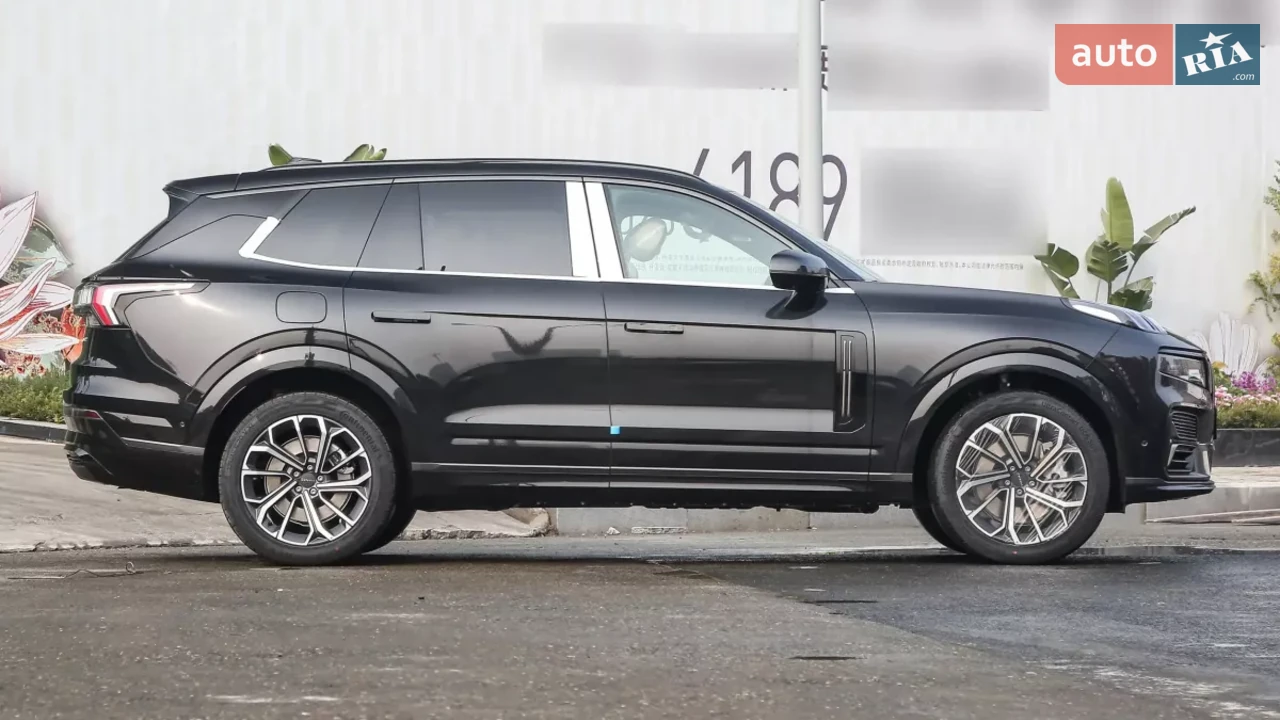 Lynk&Co-7