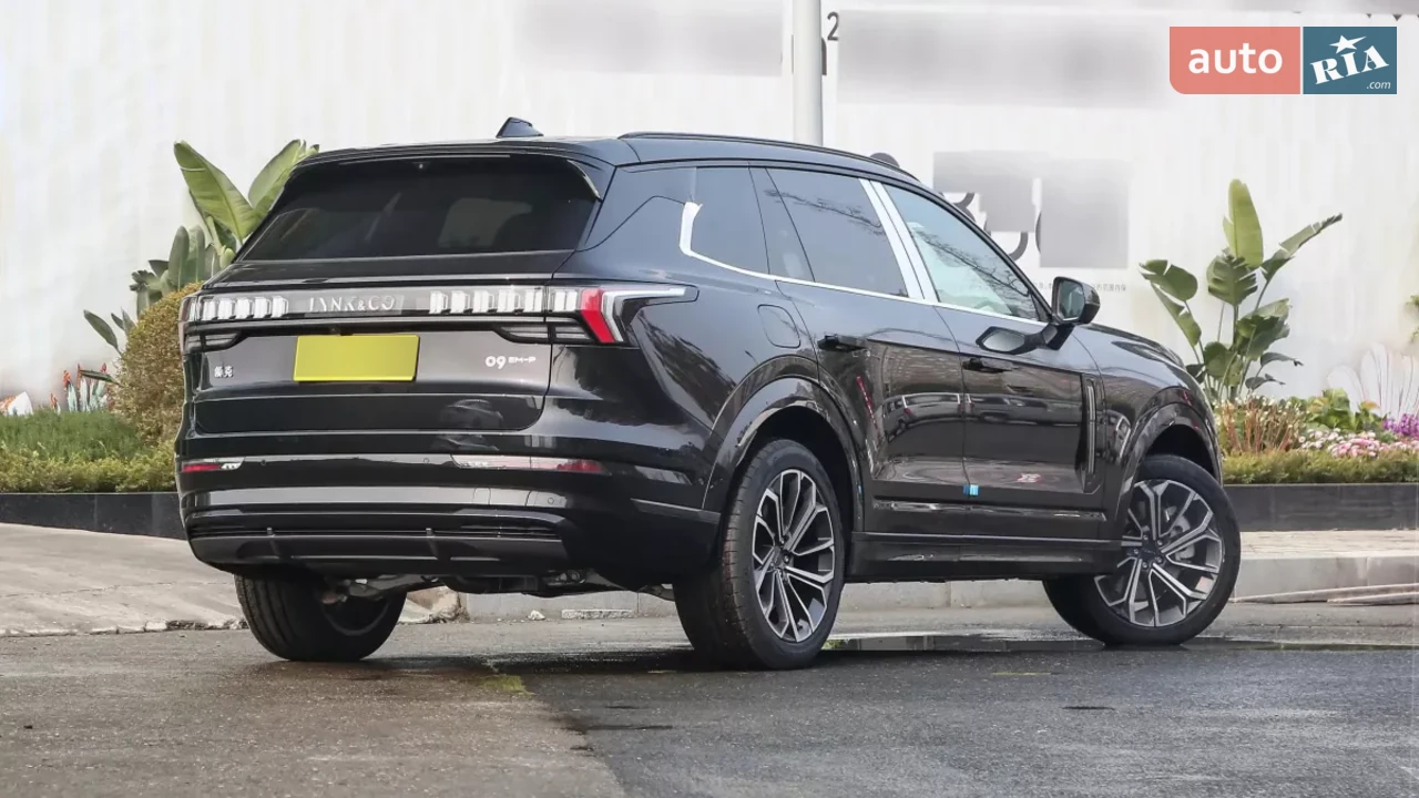 Lynk&Co-10