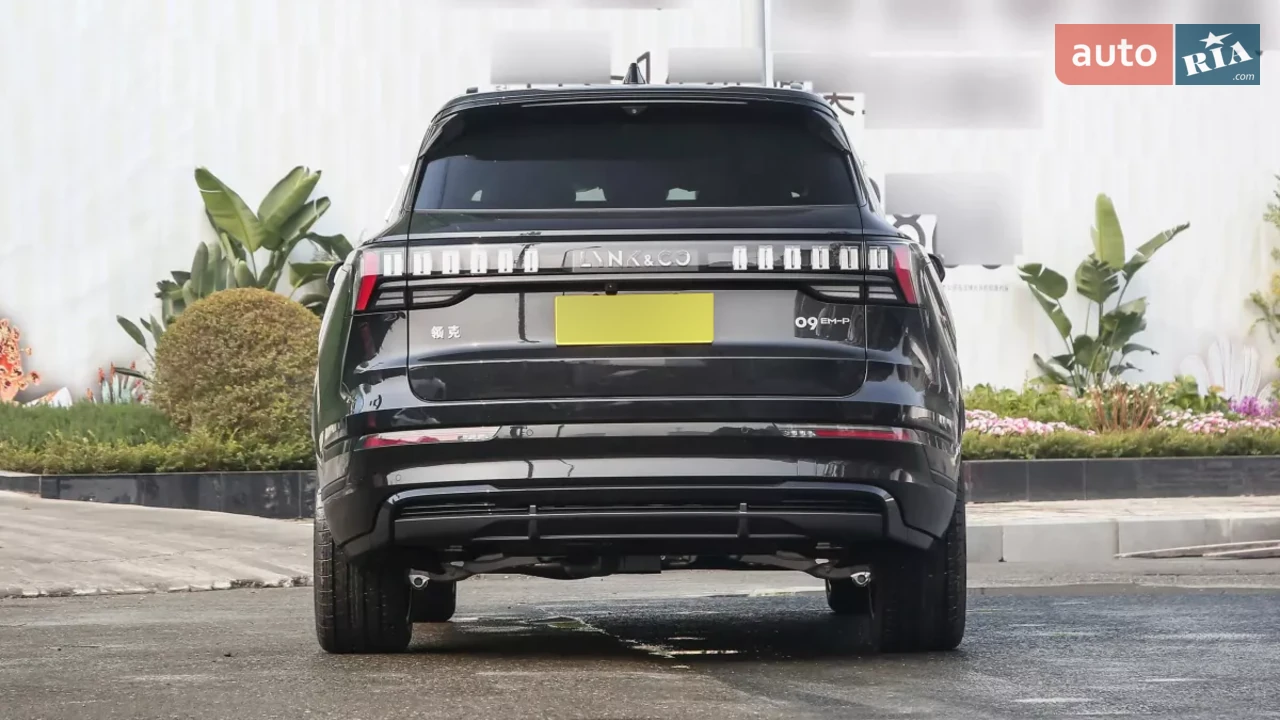 Lynk&Co-9