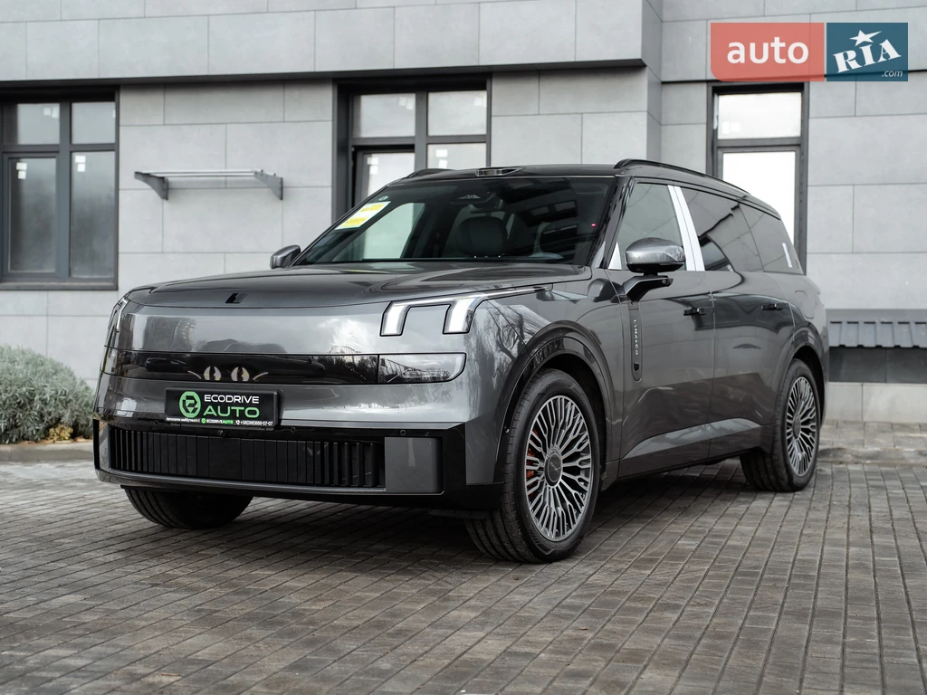 Lynk&Co 900 Explorer