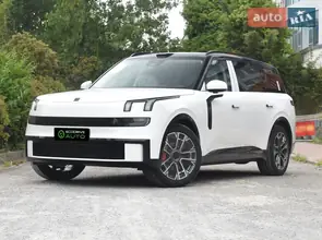 Lynk&Co 900