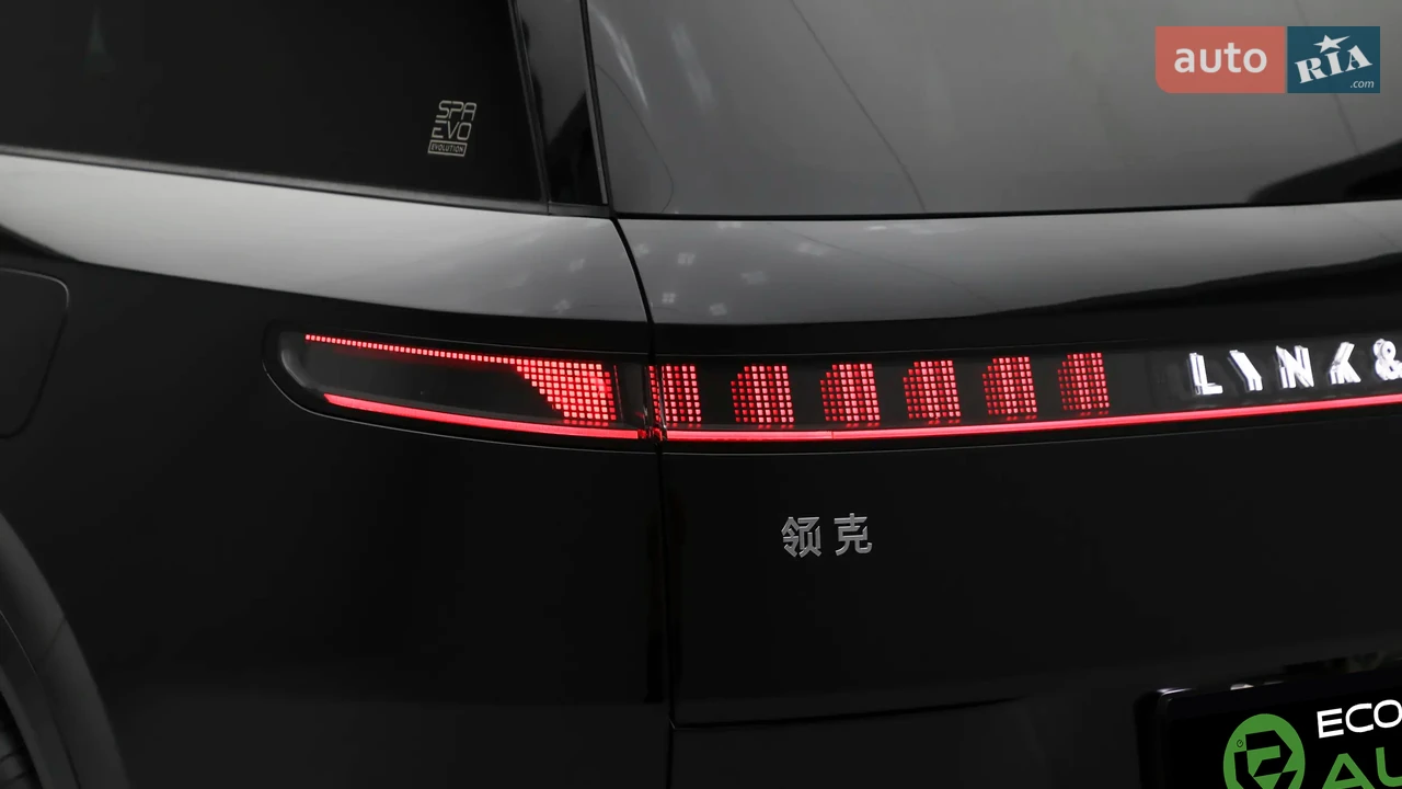 Lynk&Co-8
