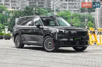Lynk&Co 900