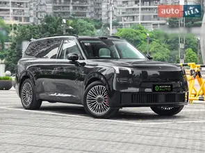 Lynk&Co 900