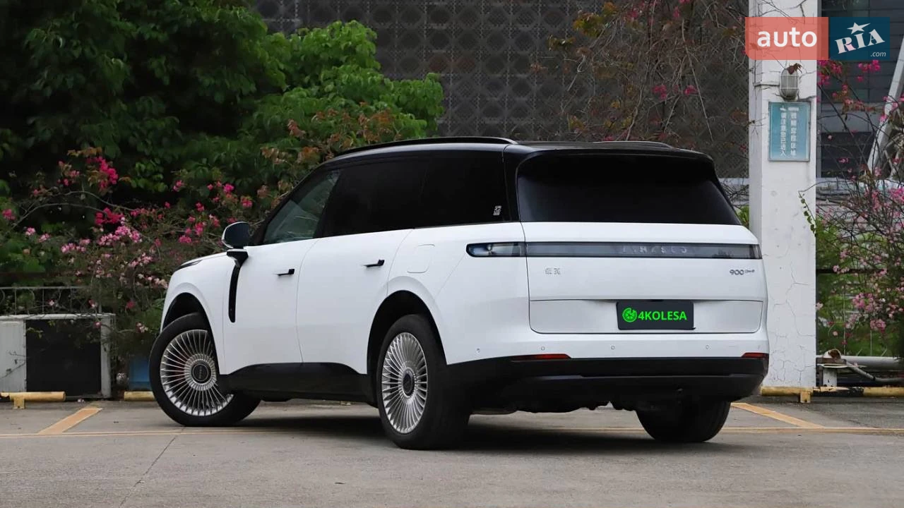 Lynk&Co-6