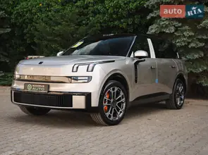 Lynk&Co 900