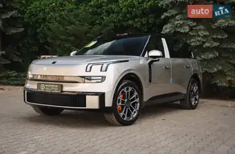 Lynk&Co 900