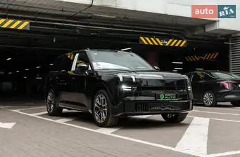 Lynk&Co 900