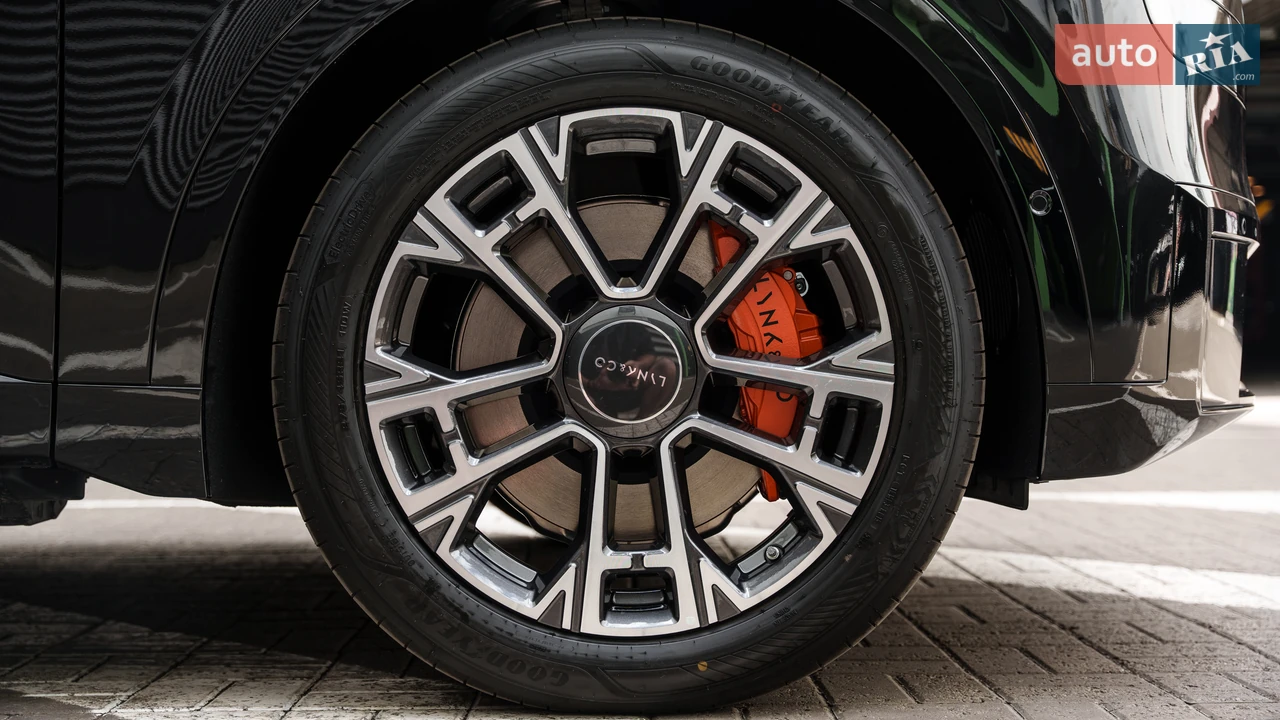 Lynk&Co-9
