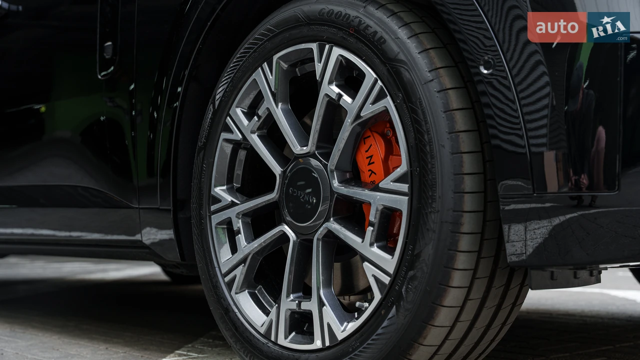 Lynk&Co-6