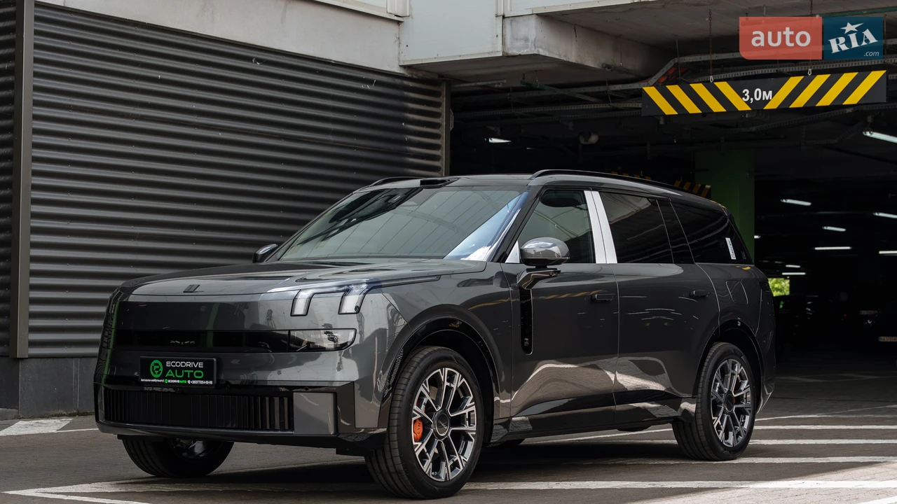 Lynk&Co-25