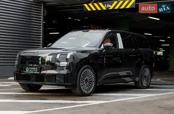 Lynk&Co 900