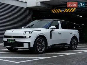 Lynk&Co 900