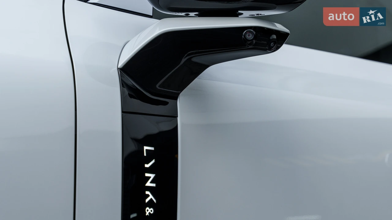 Lynk&Co-12