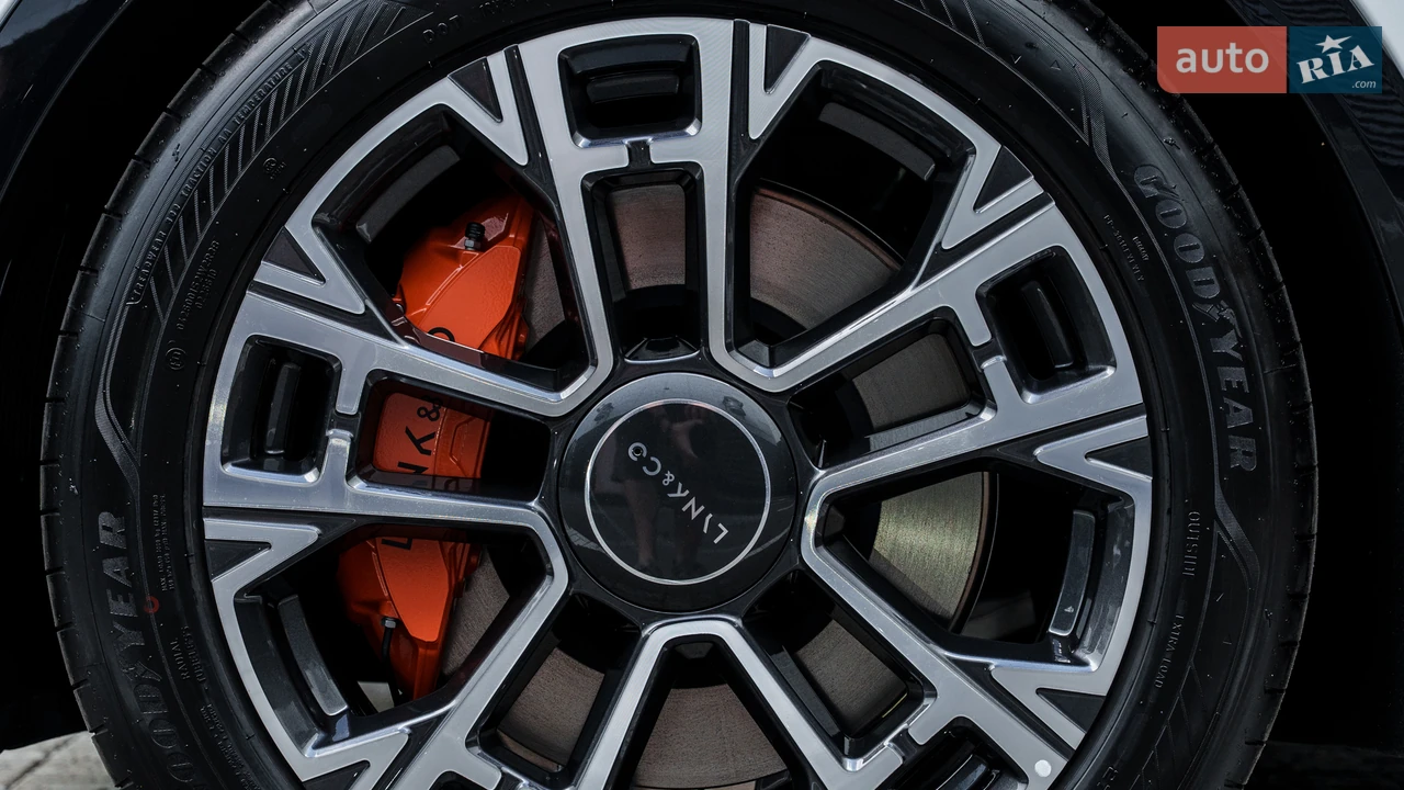 Lynk&Co-10