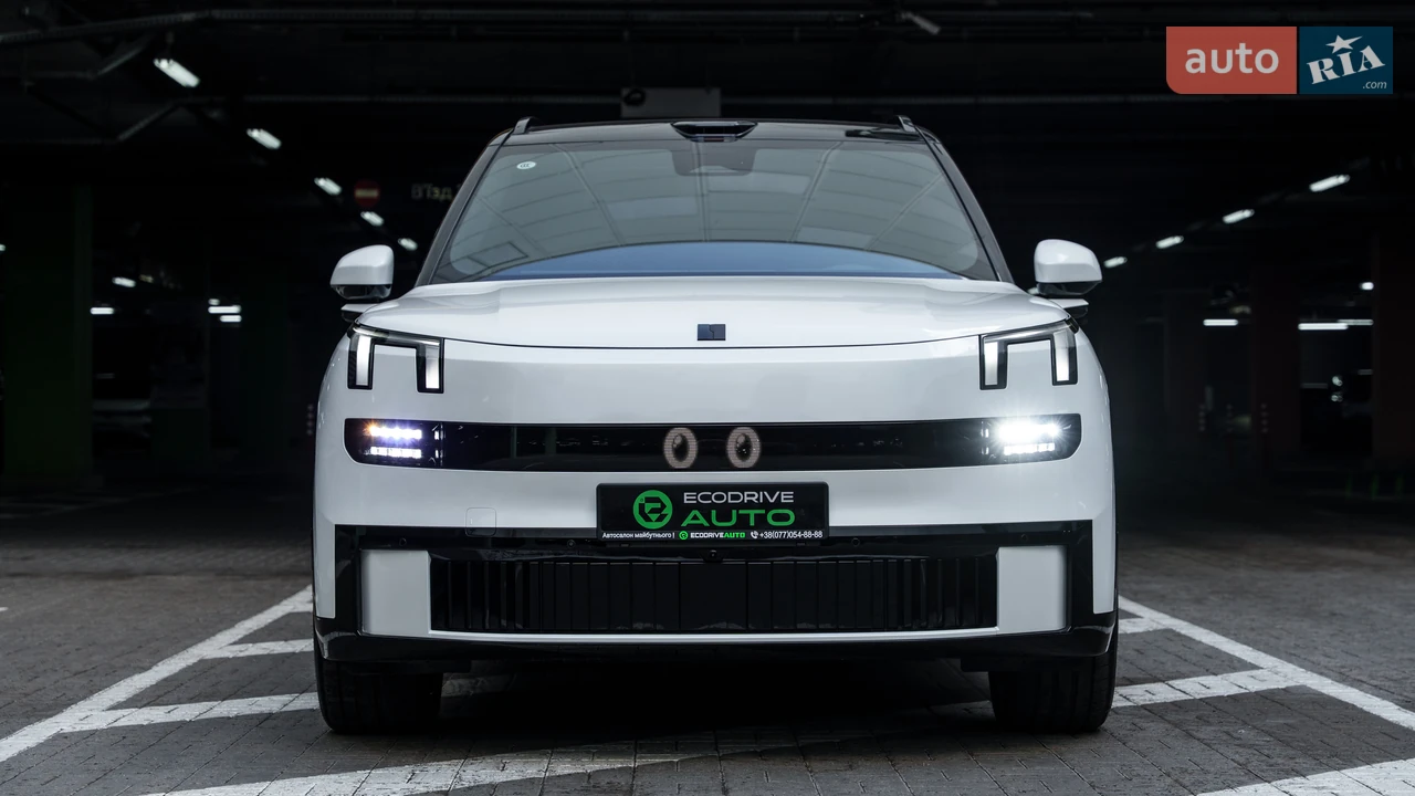 Lynk&Co-25