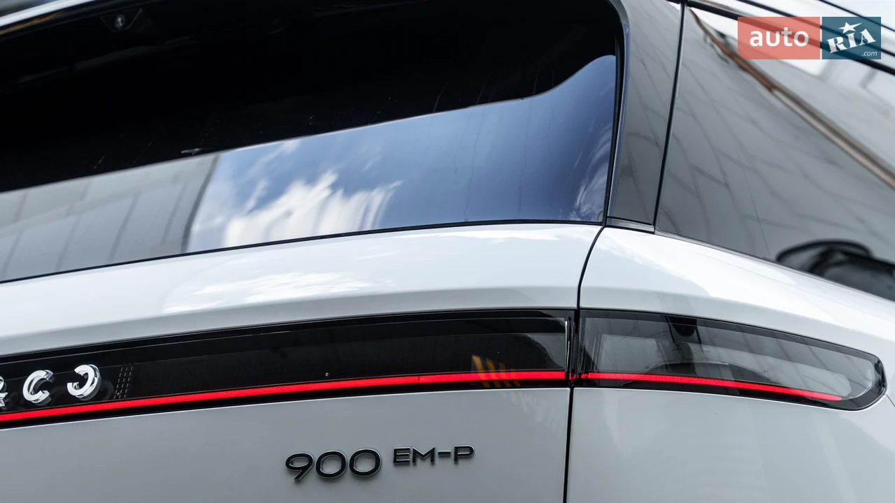 Lynk&Co-16