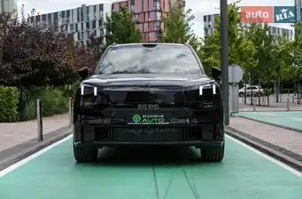 Lynk&Co 900