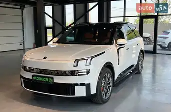 Lynk&Co 900
