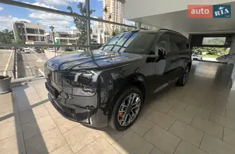 Lynk&Co 900