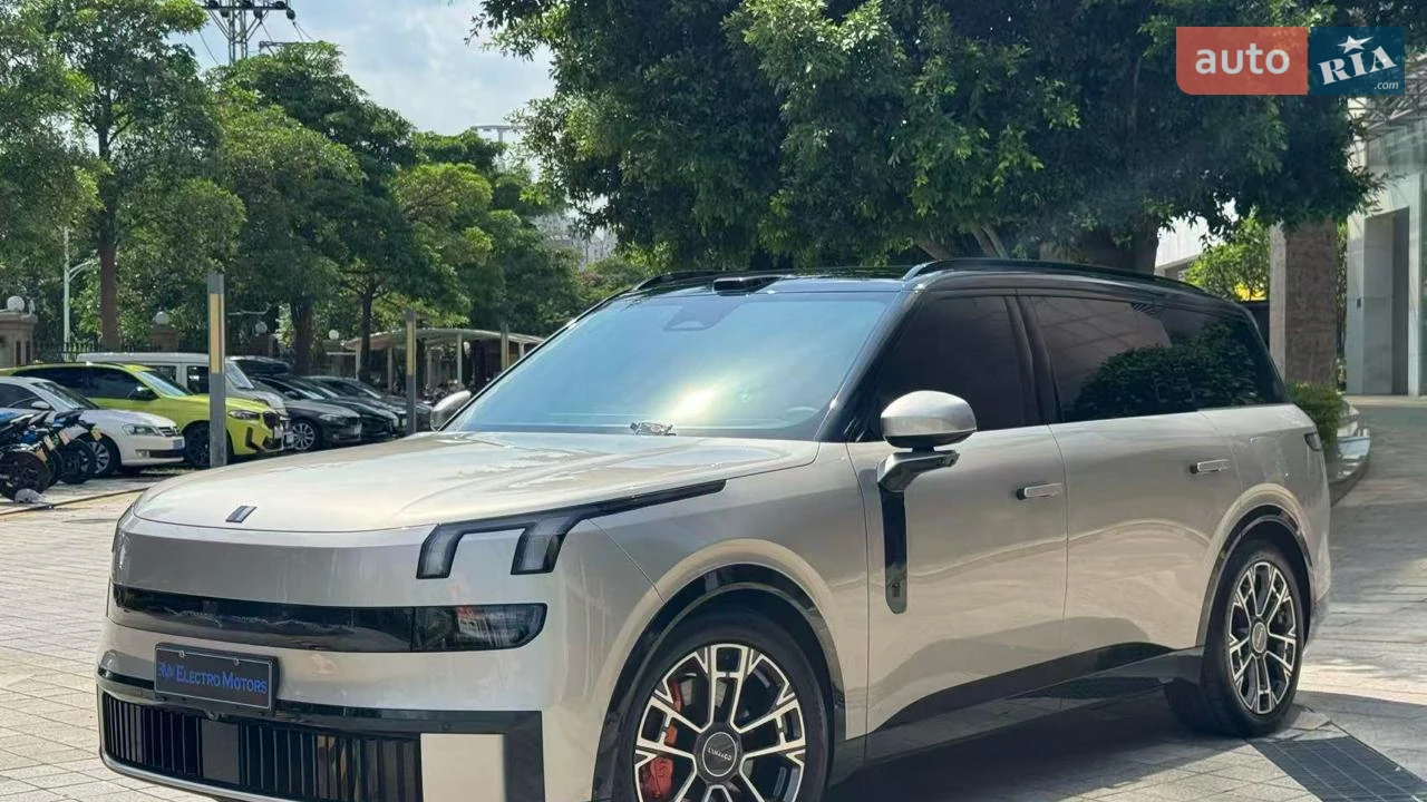 Lynk&Co 900 Ultra
