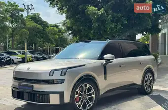 Lynk&Co 900