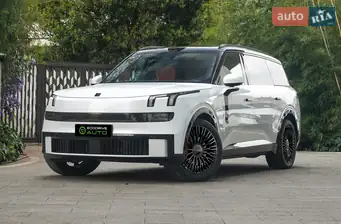 Lynk&Co 900
