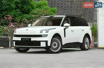 Lynk&Co 900