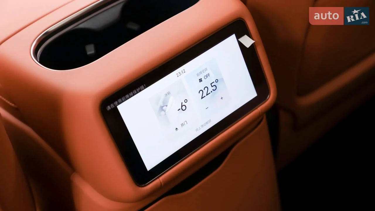 Lynk&Co-24