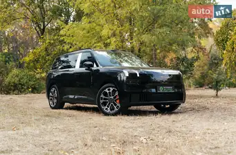Lynk&Co 900
