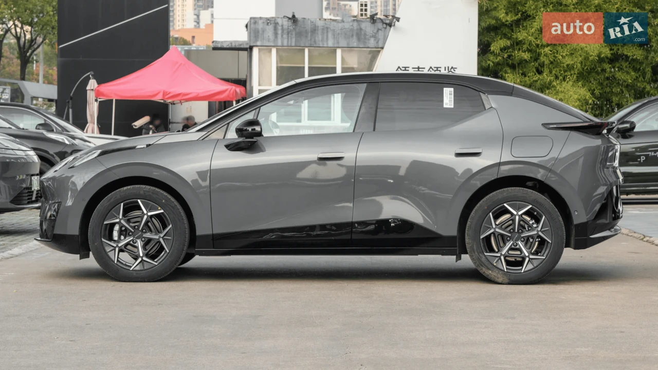 Lynk&Co-16
