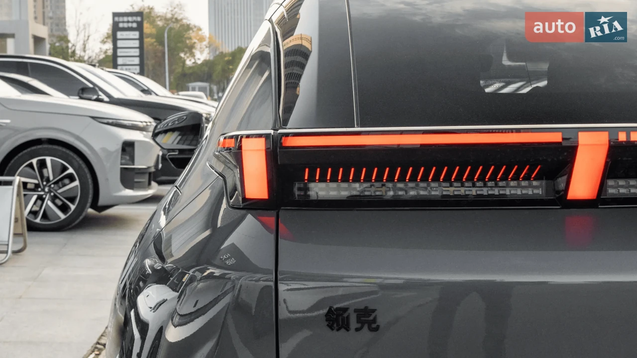 Lynk&Co-12
