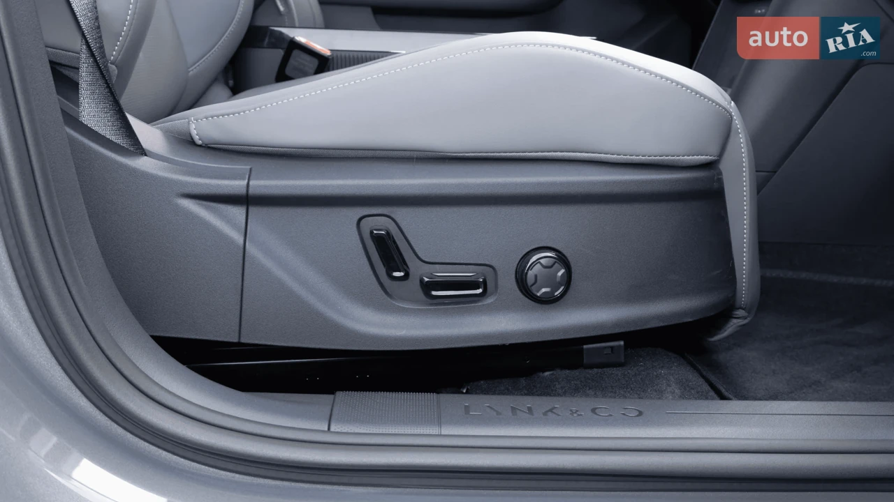 Lynk&Co-28