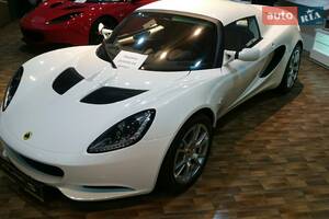 Lotus Elise 2015 року