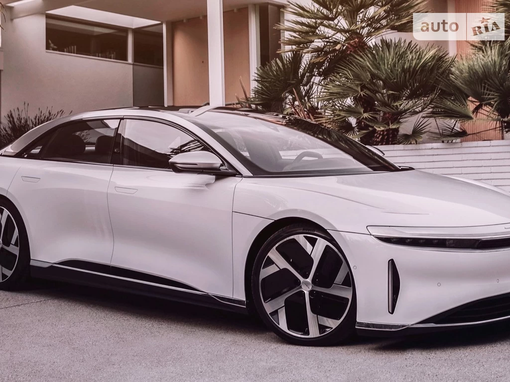 Lucid Air Base